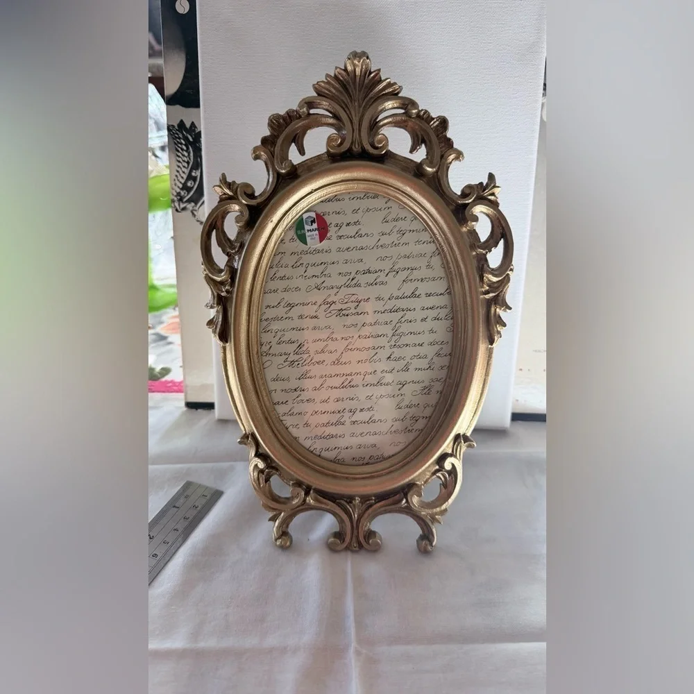 Elegant gold baroque style Ornate Oval Photo Frame